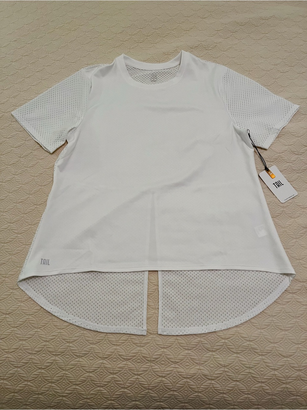 NWT Tail Women’s Geneva White Mesh Tie-Back Short Sleeve Shirt (size Large)